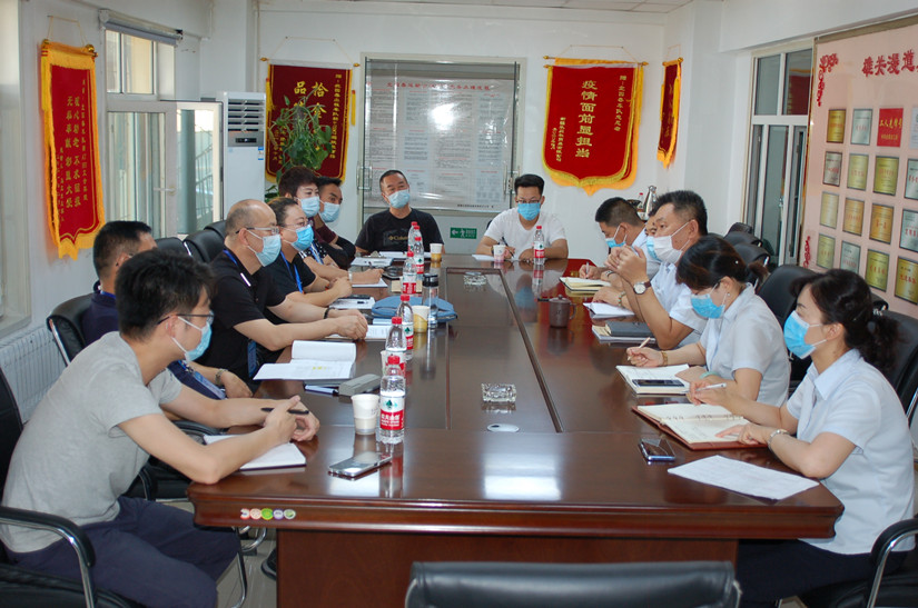 1630468426501655.jpg 圖為:自治區(qū)交通運輸廳考核專家組復驗運輸公司_副本.jpg